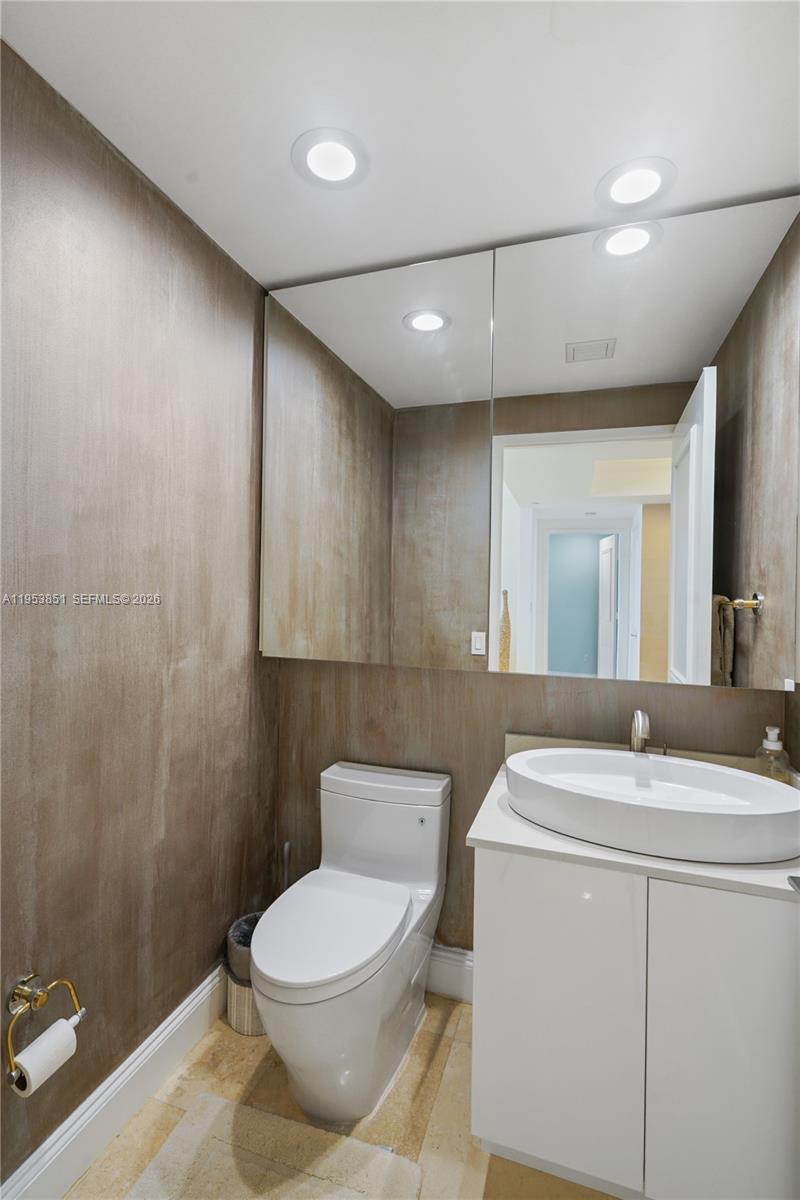 789 Crandon Blvd #1805, Key Biscayne FL 33149