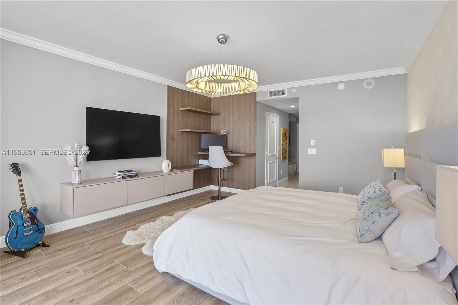 789 Crandon Blvd #1805, Key Biscayne FL 33149