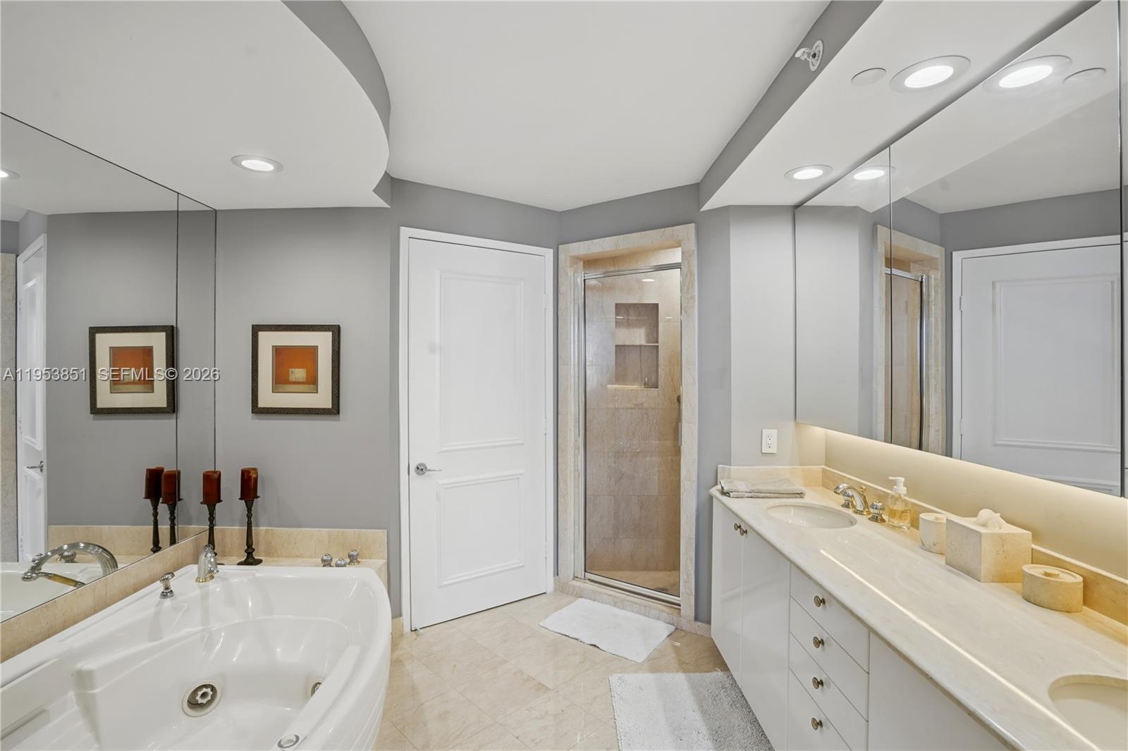 789 Crandon Blvd #1805, Key Biscayne FL 33149