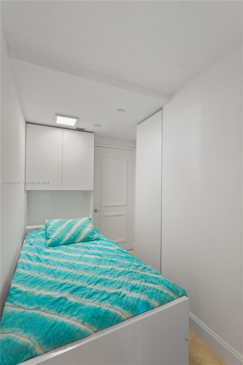 789 Crandon Blvd #1805, Key Biscayne FL 33149