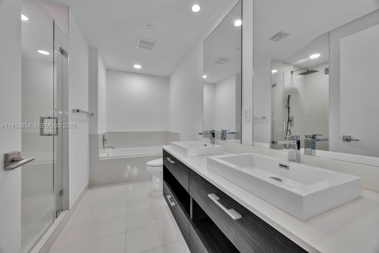 55 SW 9th St #2406, Miami FL 33130