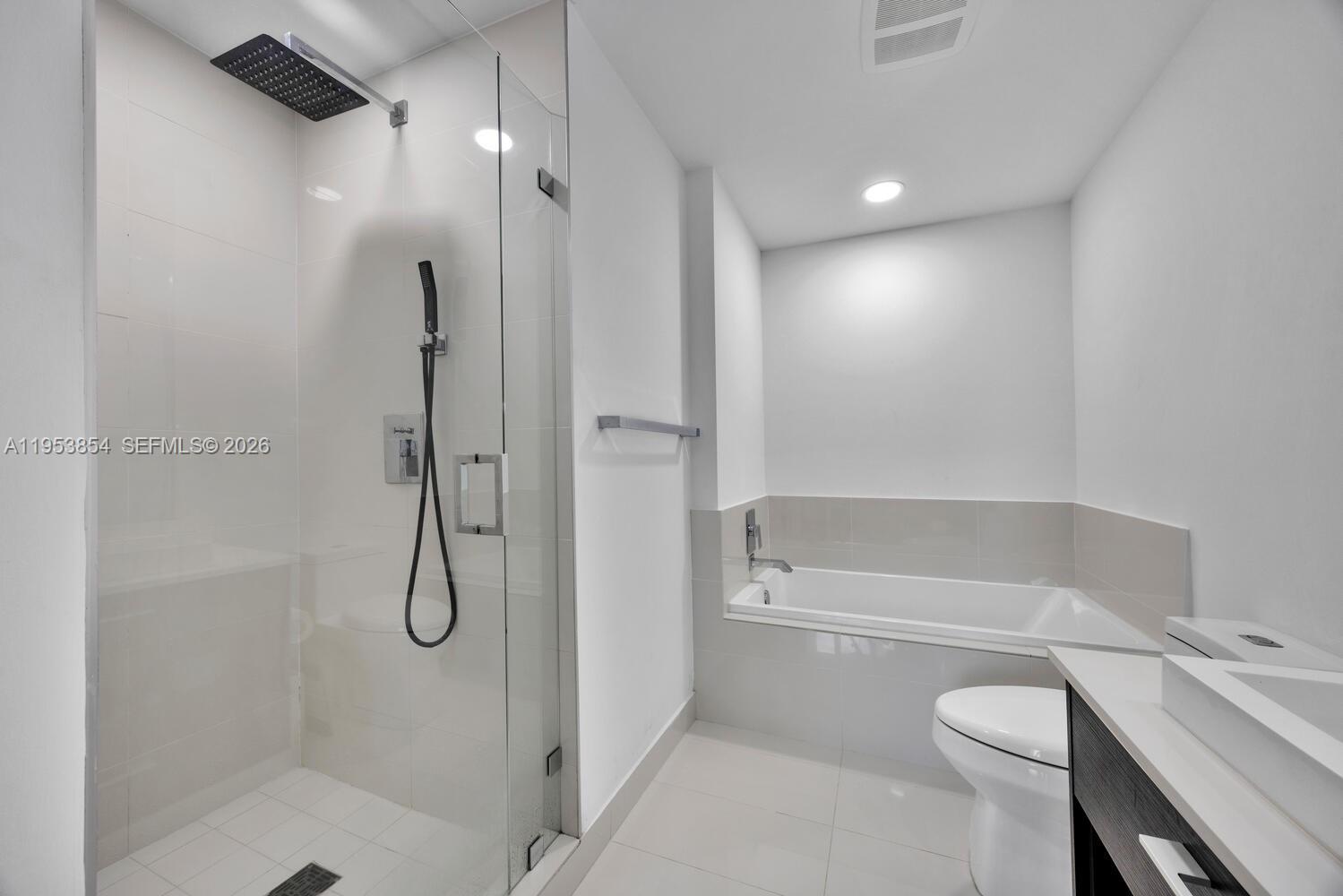 55 SW 9th St #2406, Miami FL 33130