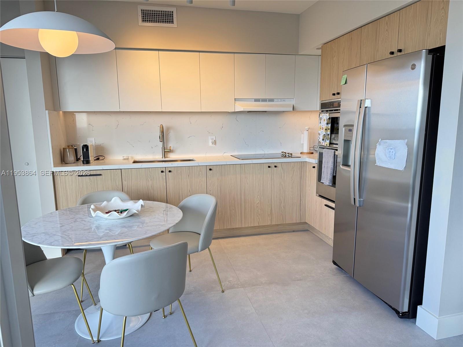 4779 Collins Ave #2506, Miami Beach FL 33140
