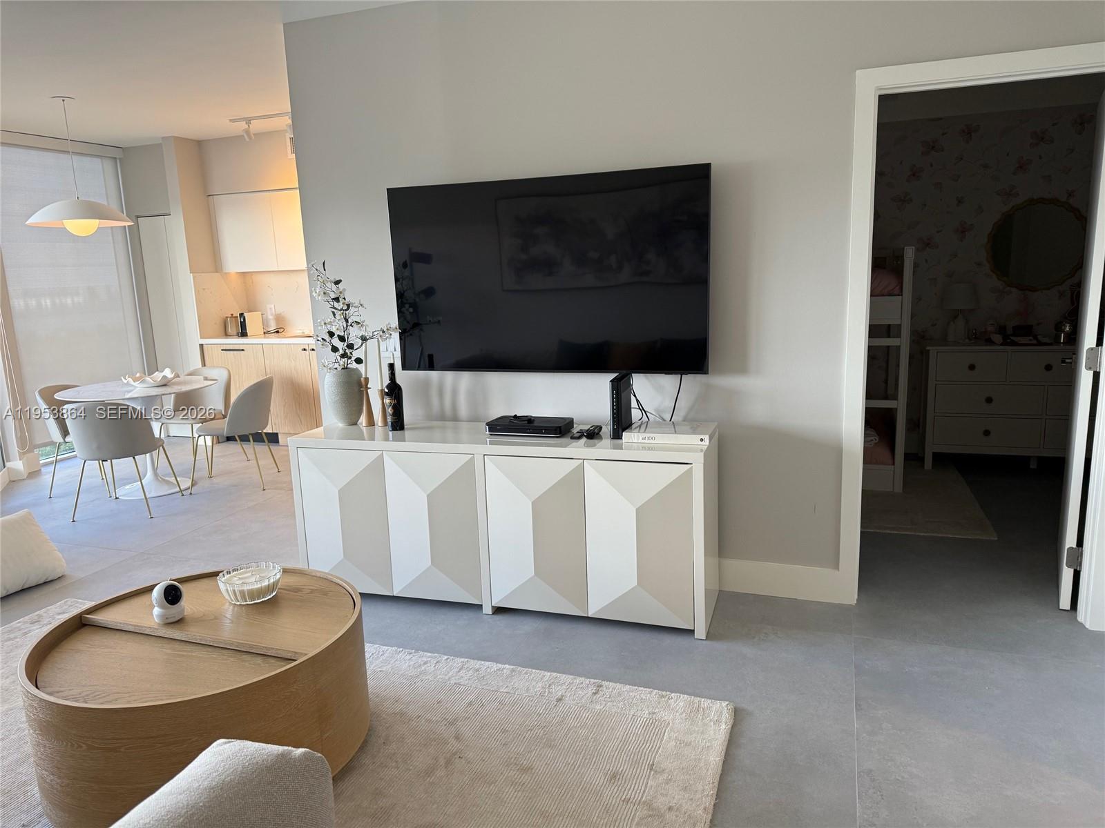 4779 Collins Ave #2506, Miami Beach FL 33140