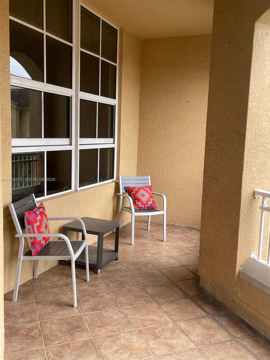 3001 NE 185th St #612, Aventura FL 33180