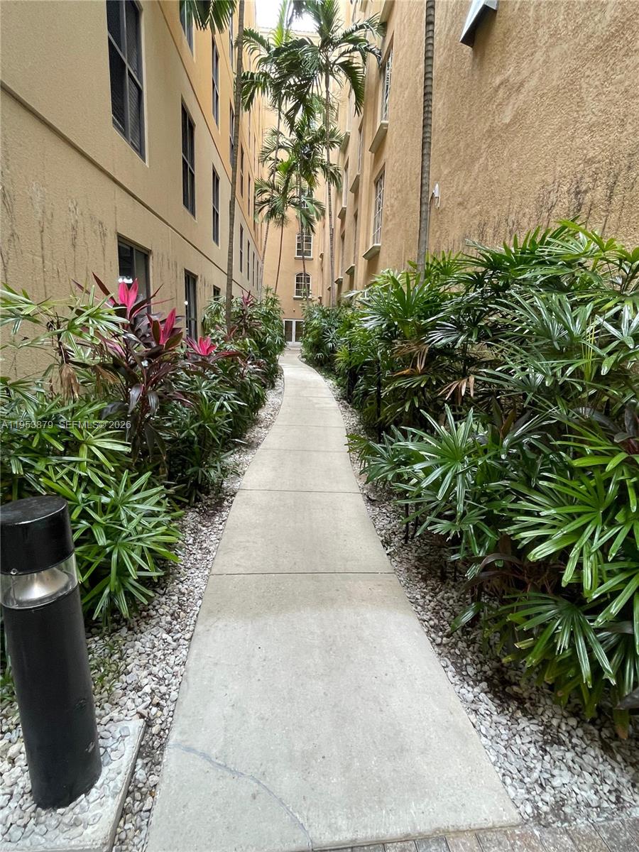 3001 NE 185th St #612, Aventura FL 33180
