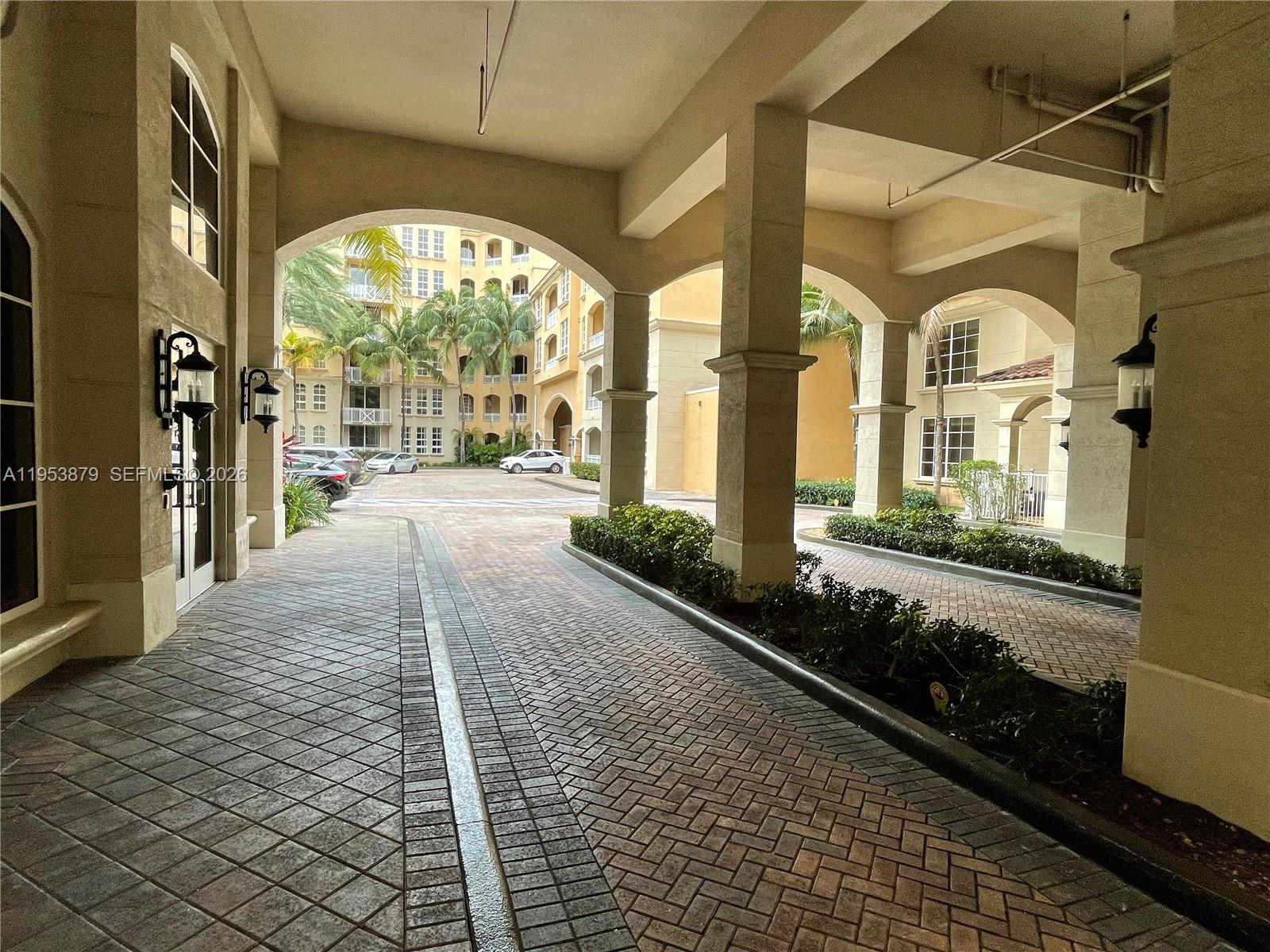 3001 NE 185th St #612, Aventura FL 33180