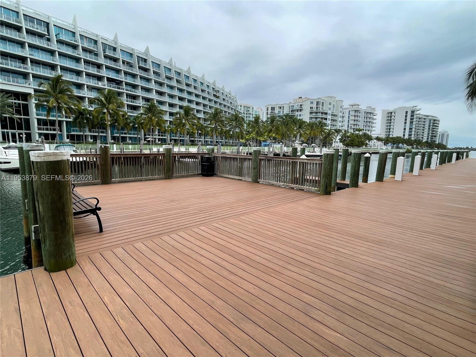 3001 NE 185th St #612, Aventura FL 33180
