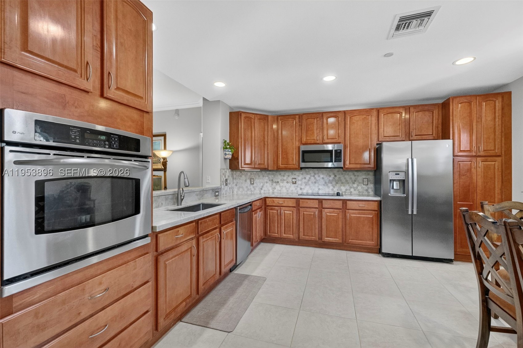 16135 Emerald Estates Dr #162, Weston FL 33331
