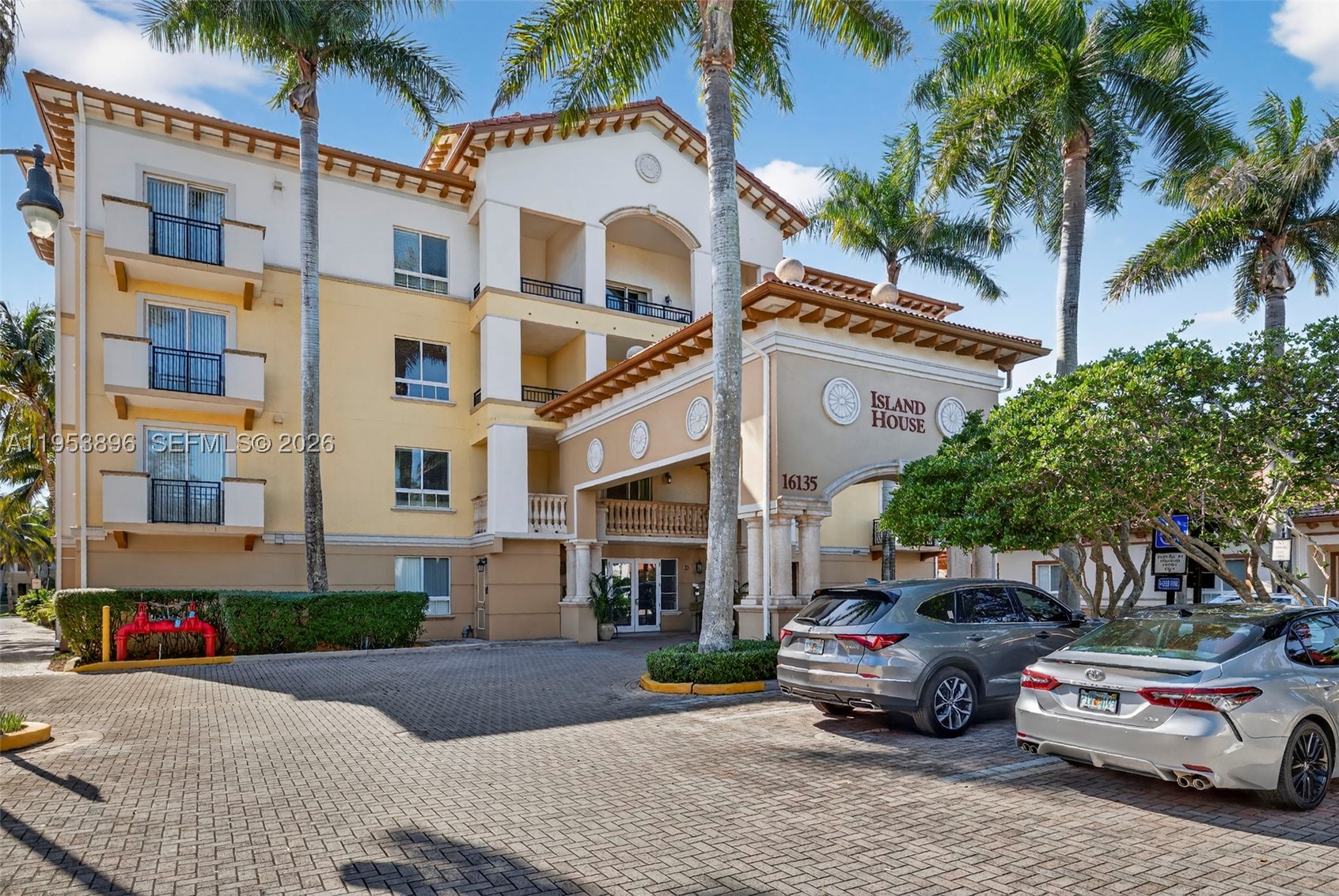 16135 Emerald Estates Dr #162, Weston FL 33331