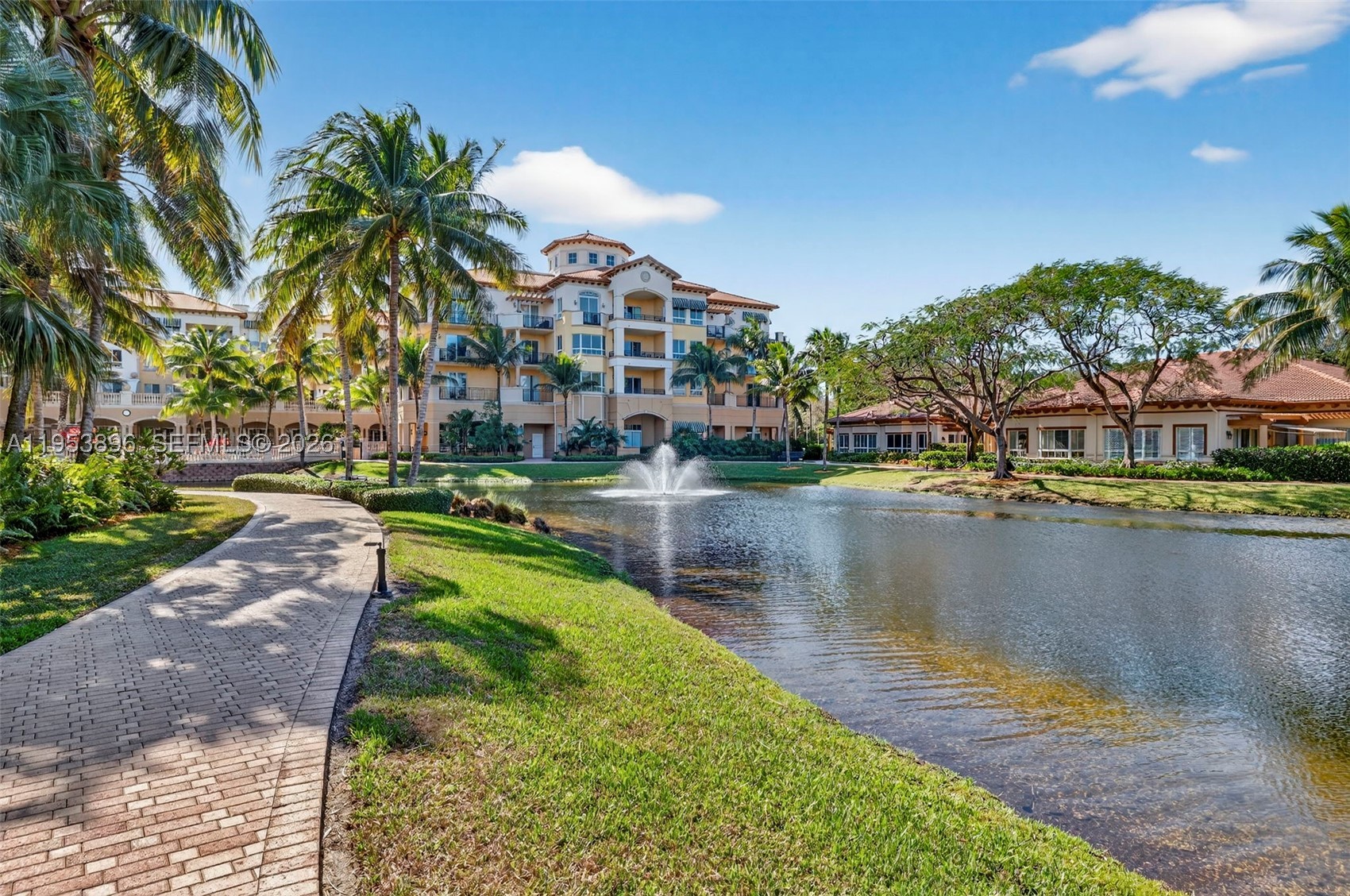 16135 Emerald Estates Dr #162, Weston FL 33331