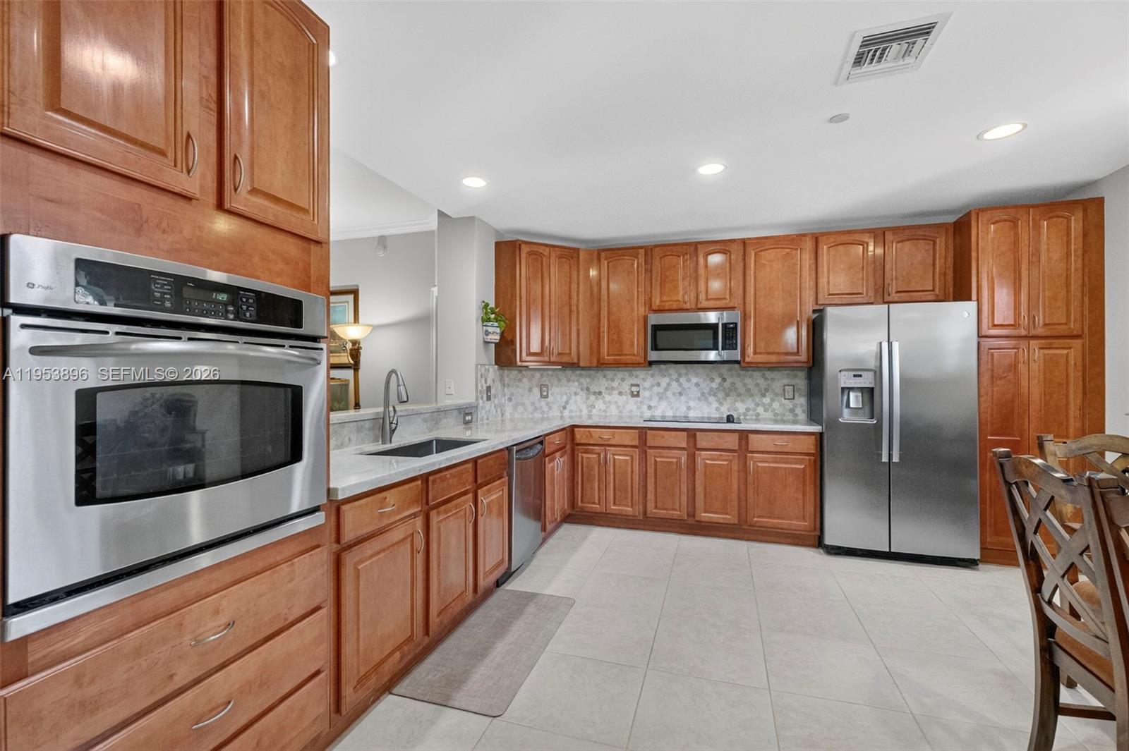 16135 Emerald Estates Dr #162, Weston FL 33331