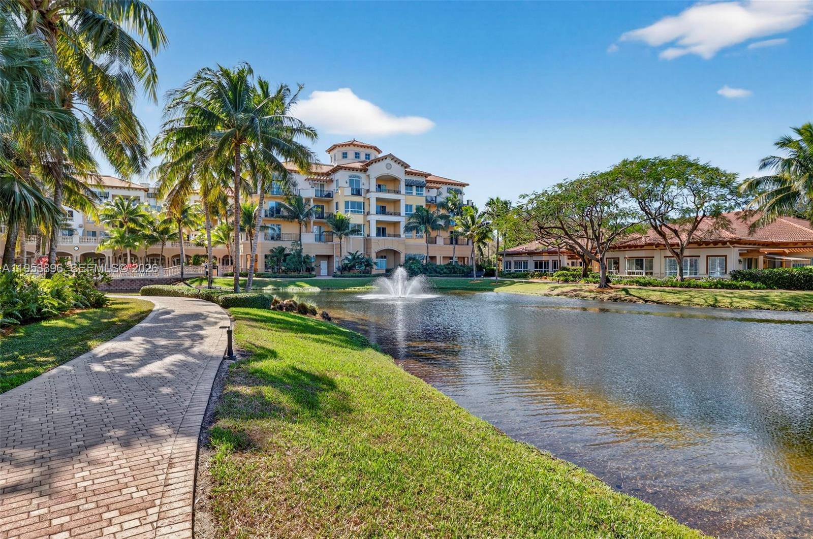 16135 Emerald Estates Dr #162, Weston FL 33331