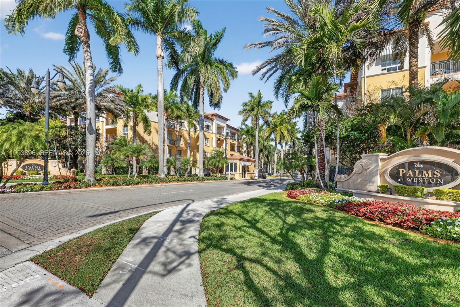 16135 Emerald Estates Dr #162, Weston FL 33331