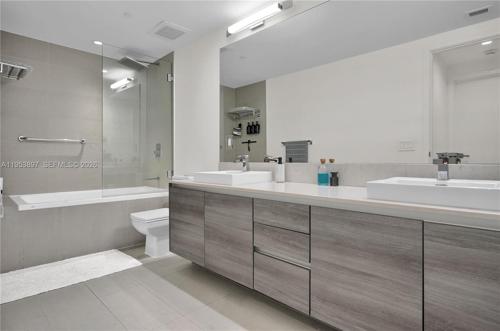 1080 Brickell Ave #1802, Miami FL 33131