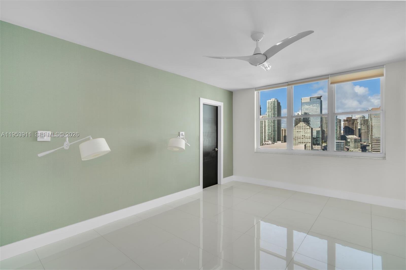 800 Claughton Island Dr #2801, Miami FL 33131