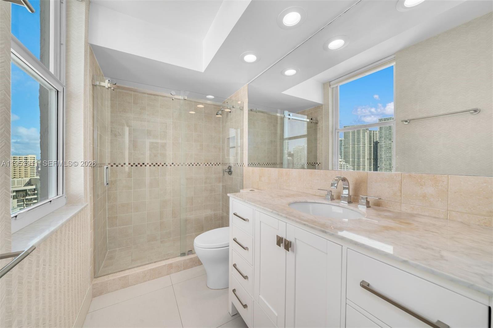 800 Claughton Island Dr #2801, Miami FL 33131