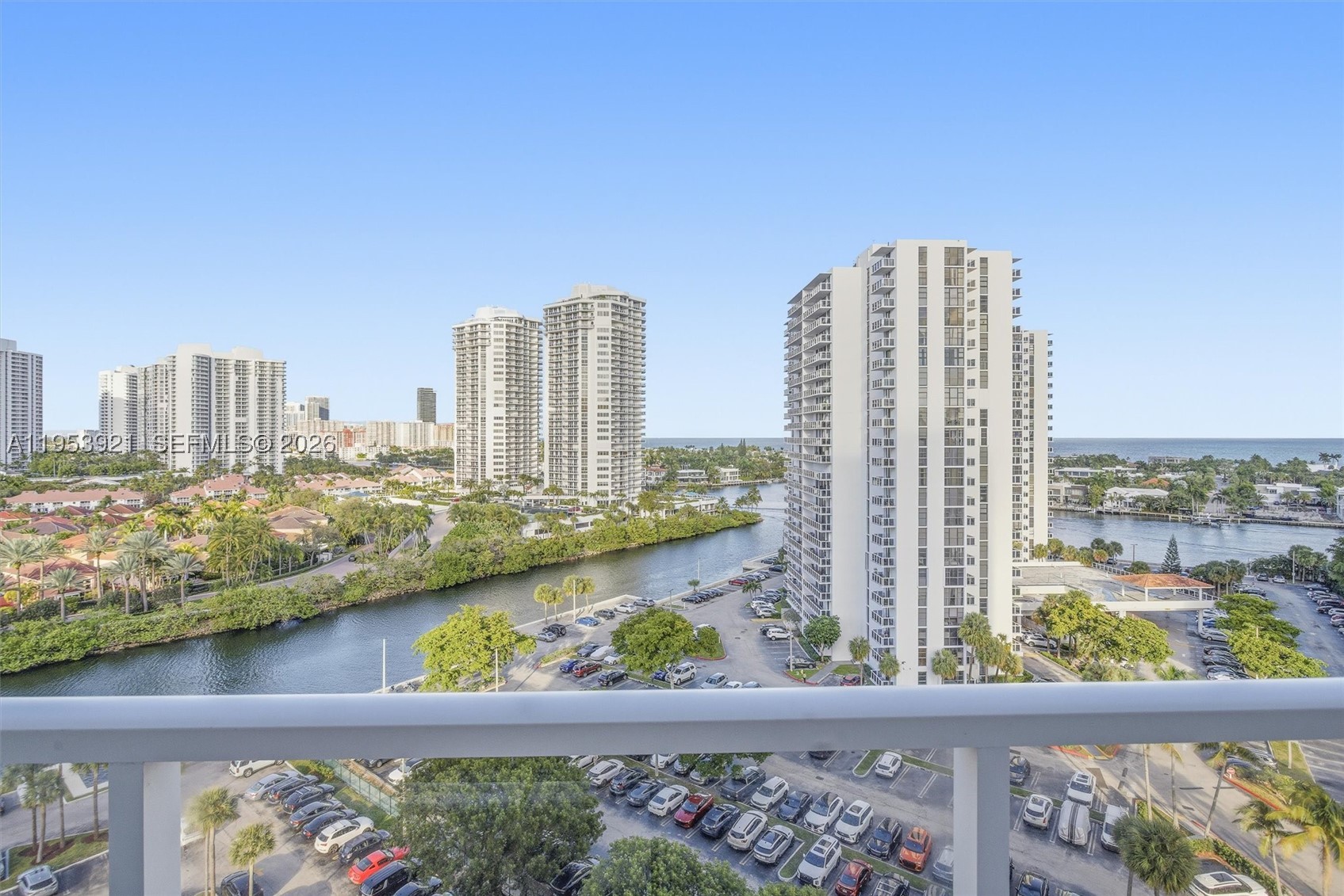 3731 N Country Club Dr #1421, Aventura FL 33180