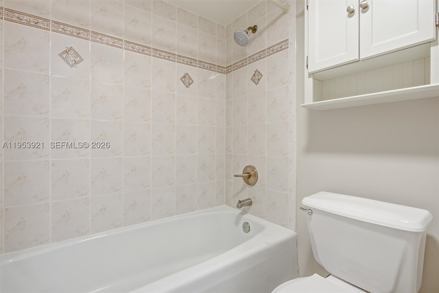 3731 N Country Club Dr #1421, Aventura FL 33180