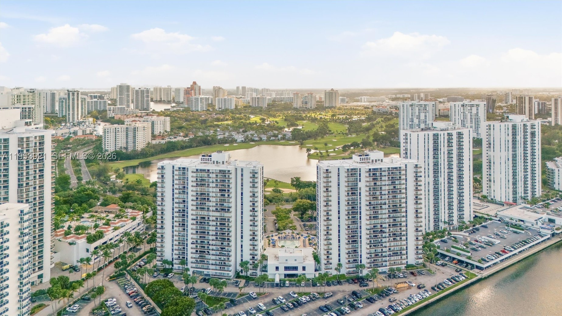 3731 N Country Club Dr #1421, Aventura FL 33180