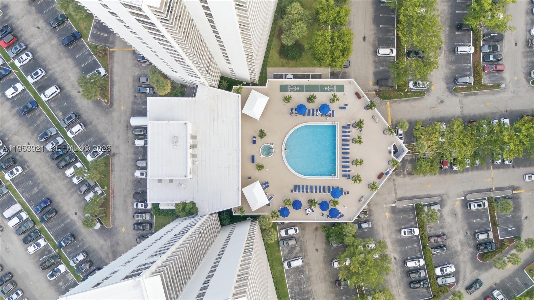 3731 N Country Club Dr #1421, Aventura FL 33180