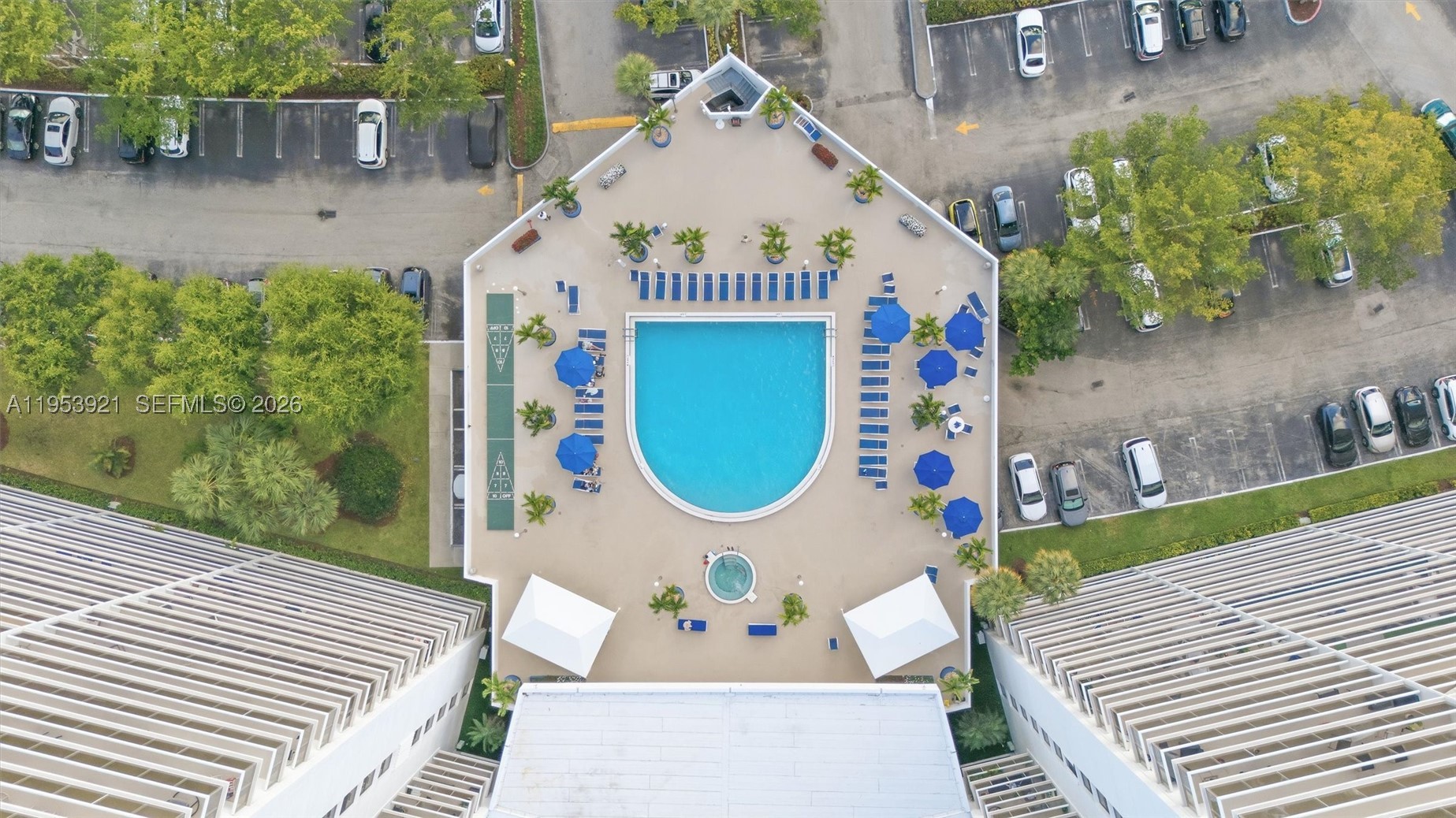 3731 N Country Club Dr #1421, Aventura FL 33180