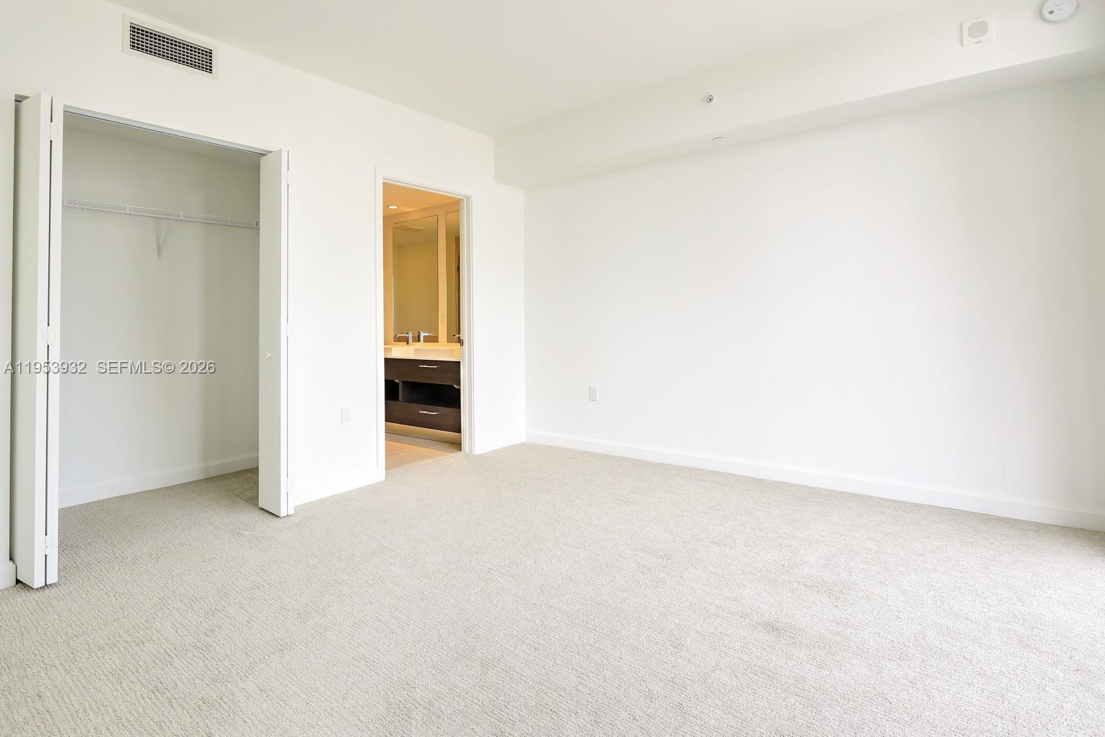 45 SW 9th St #1806, Miami FL 33130