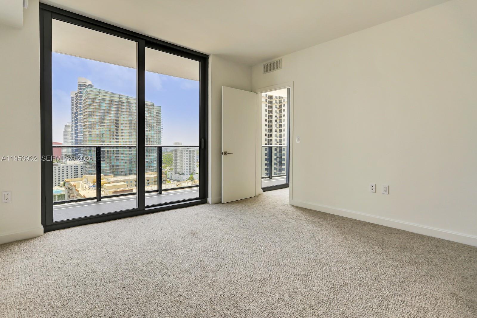 45 SW 9th St #1806, Miami FL 33130