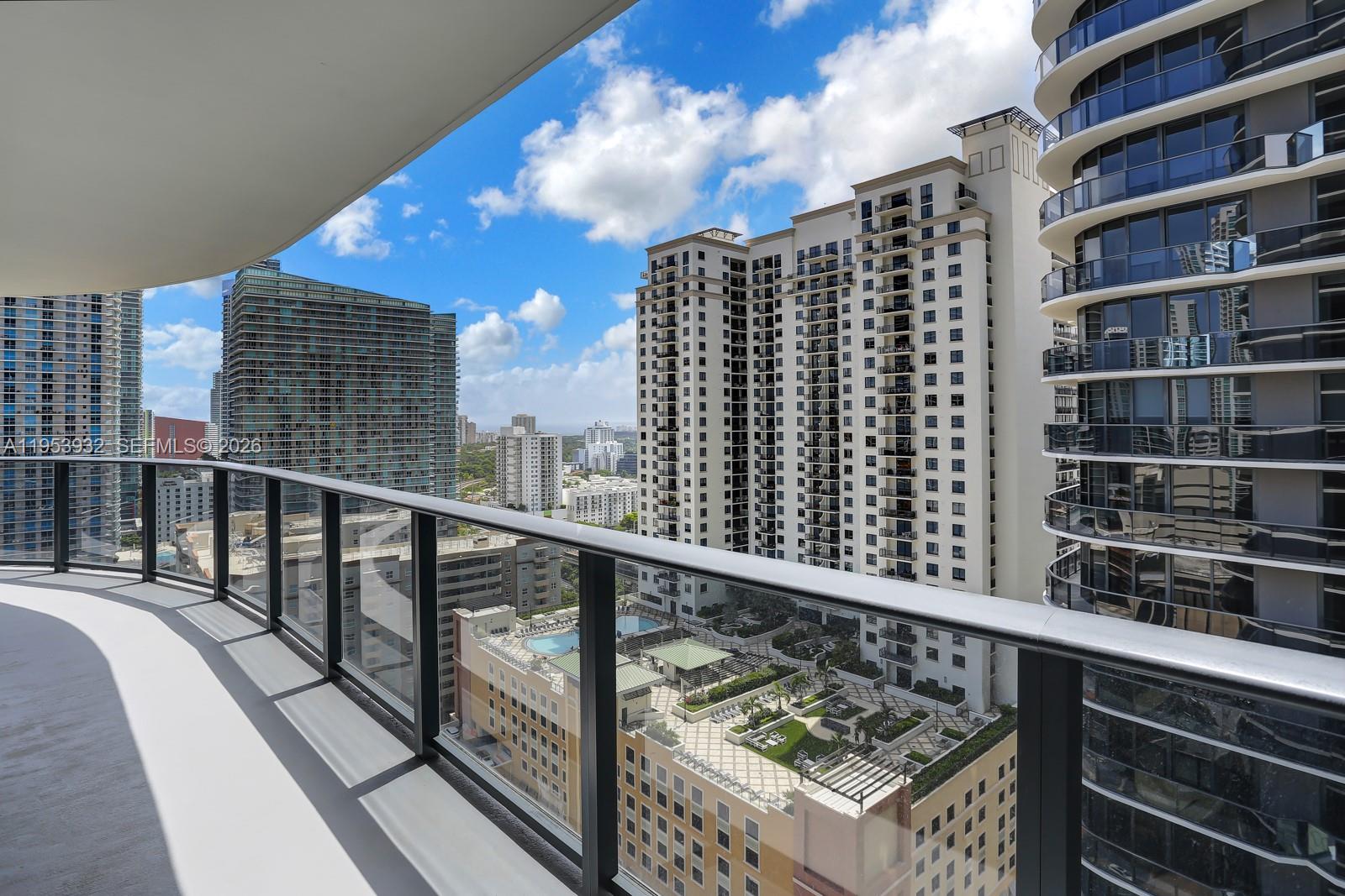 45 SW 9th St #1806, Miami FL 33130