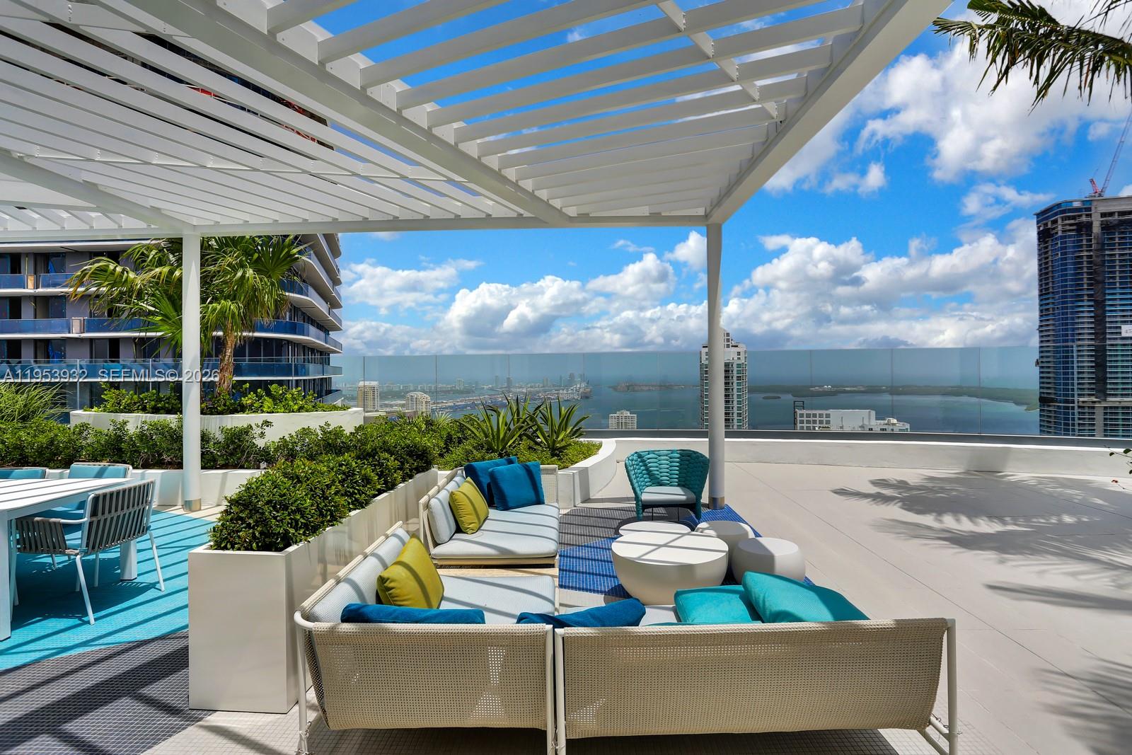 45 SW 9th St #1806, Miami FL 33130