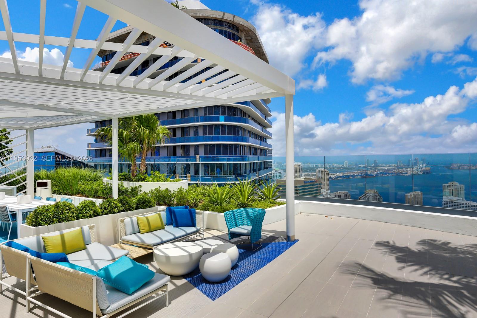 45 SW 9th St #1806, Miami FL 33130