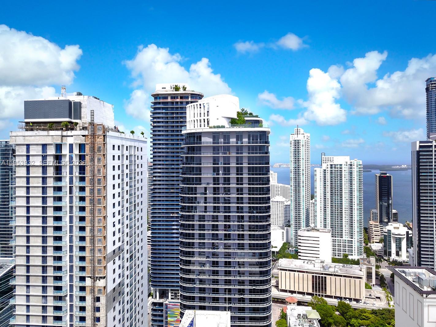 45 SW 9th St #1806, Miami FL 33130