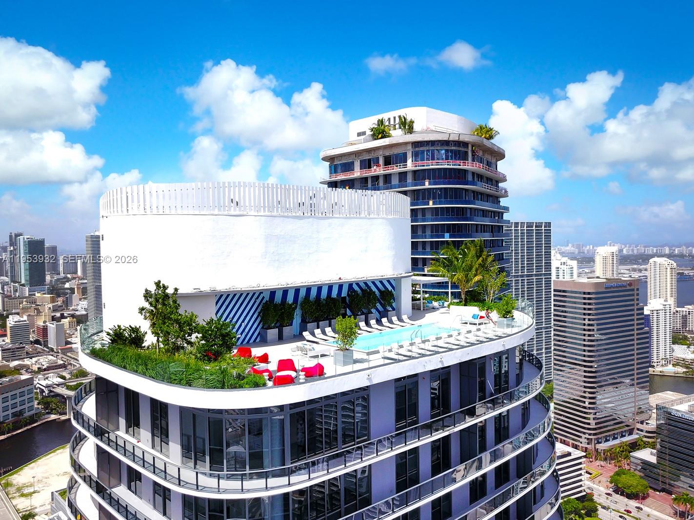 45 SW 9th St #1806, Miami FL 33130