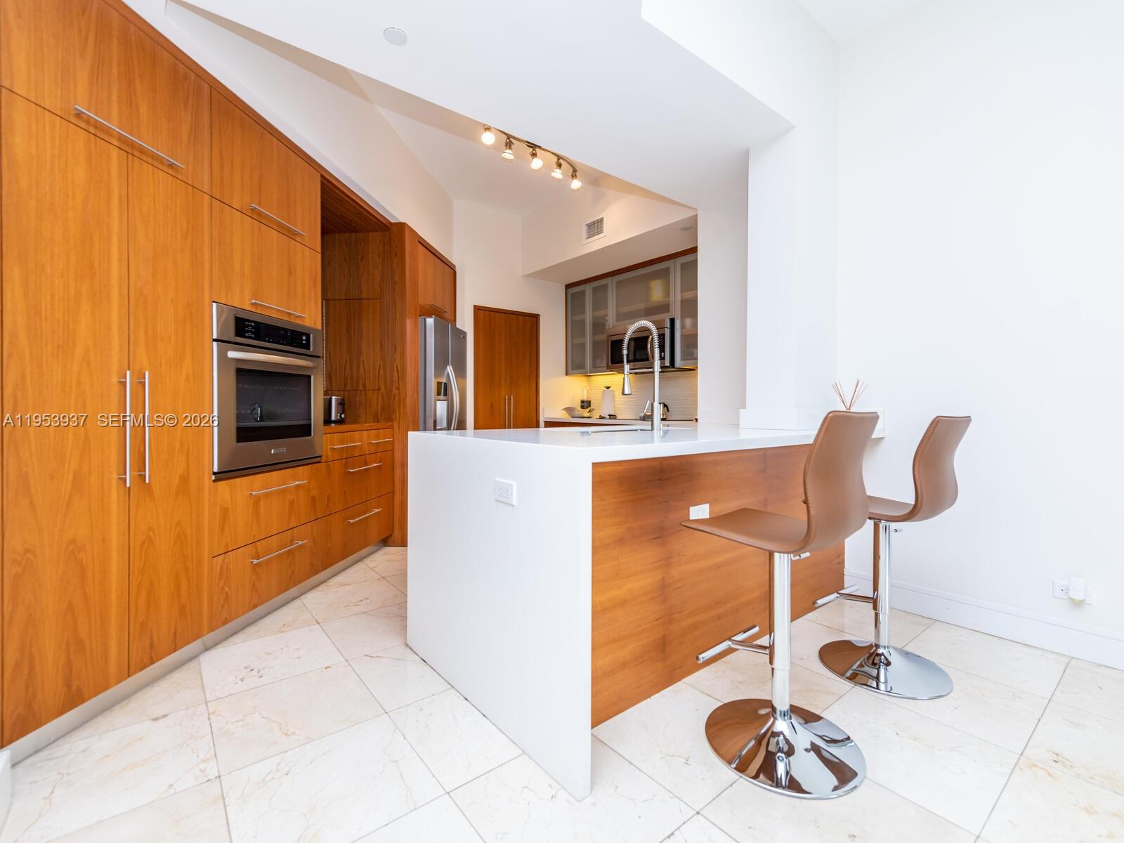 888 Brickell Key Dr #210, Miami FL 33131