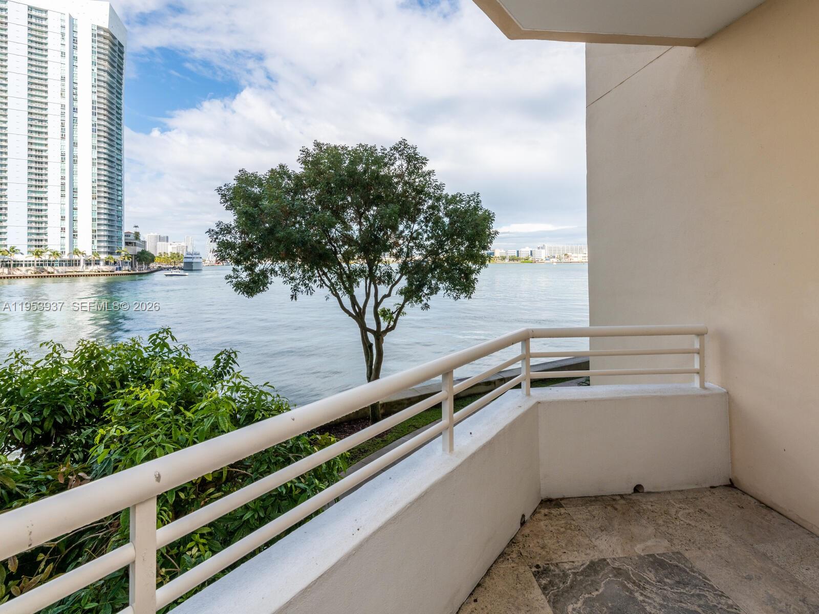888 Brickell Key Dr #210, Miami FL 33131