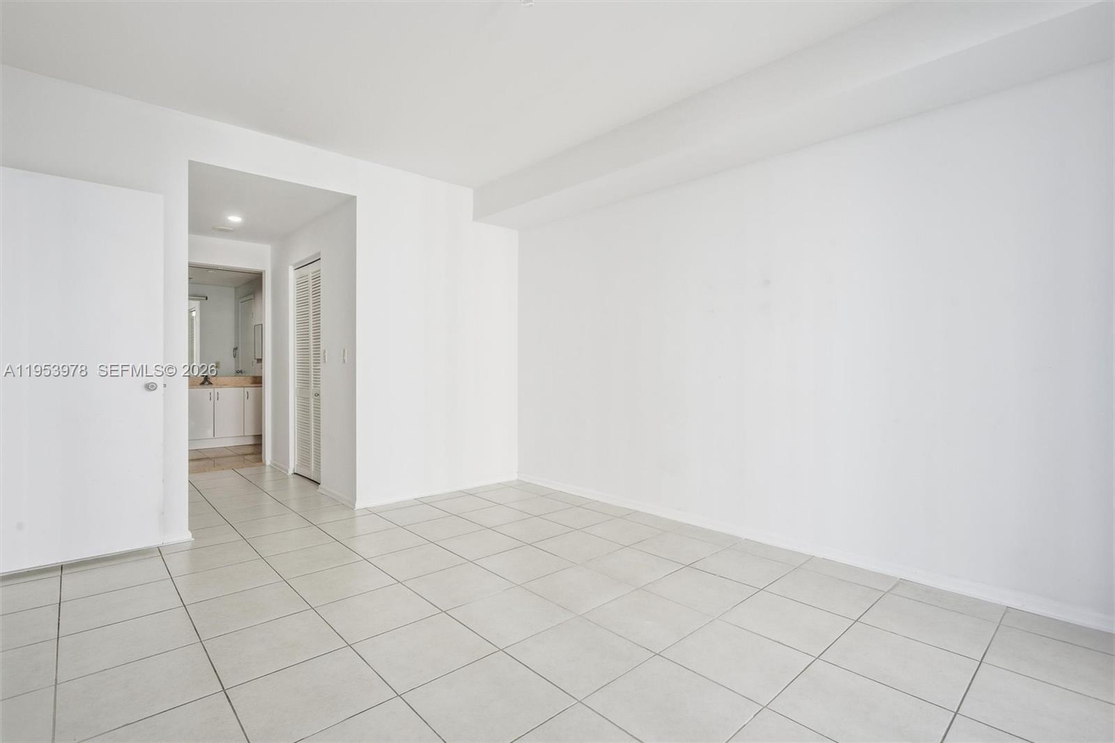 801 Brickell Key Blvd #1404, Miami FL 33131