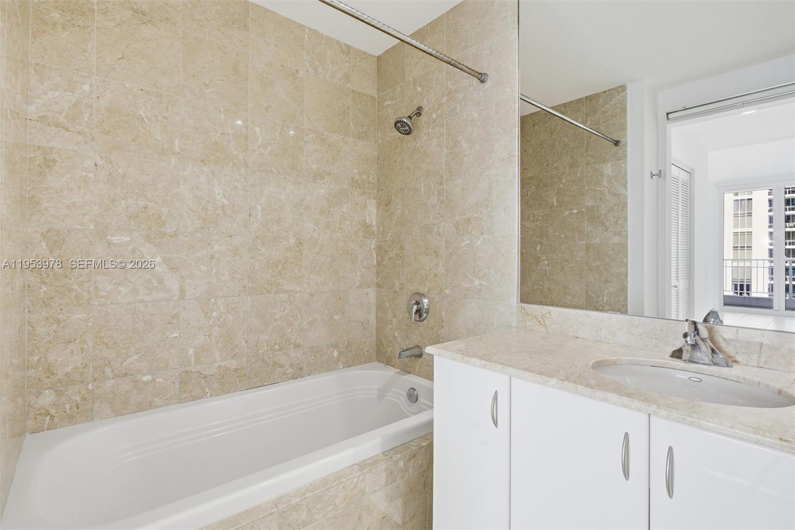 801 Brickell Key Blvd #1404, Miami FL 33131