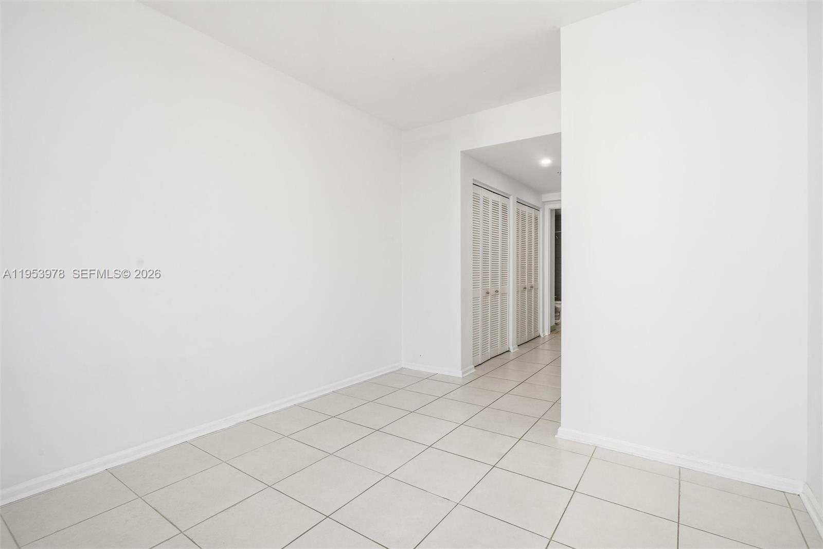 801 Brickell Key Blvd #1404, Miami FL 33131