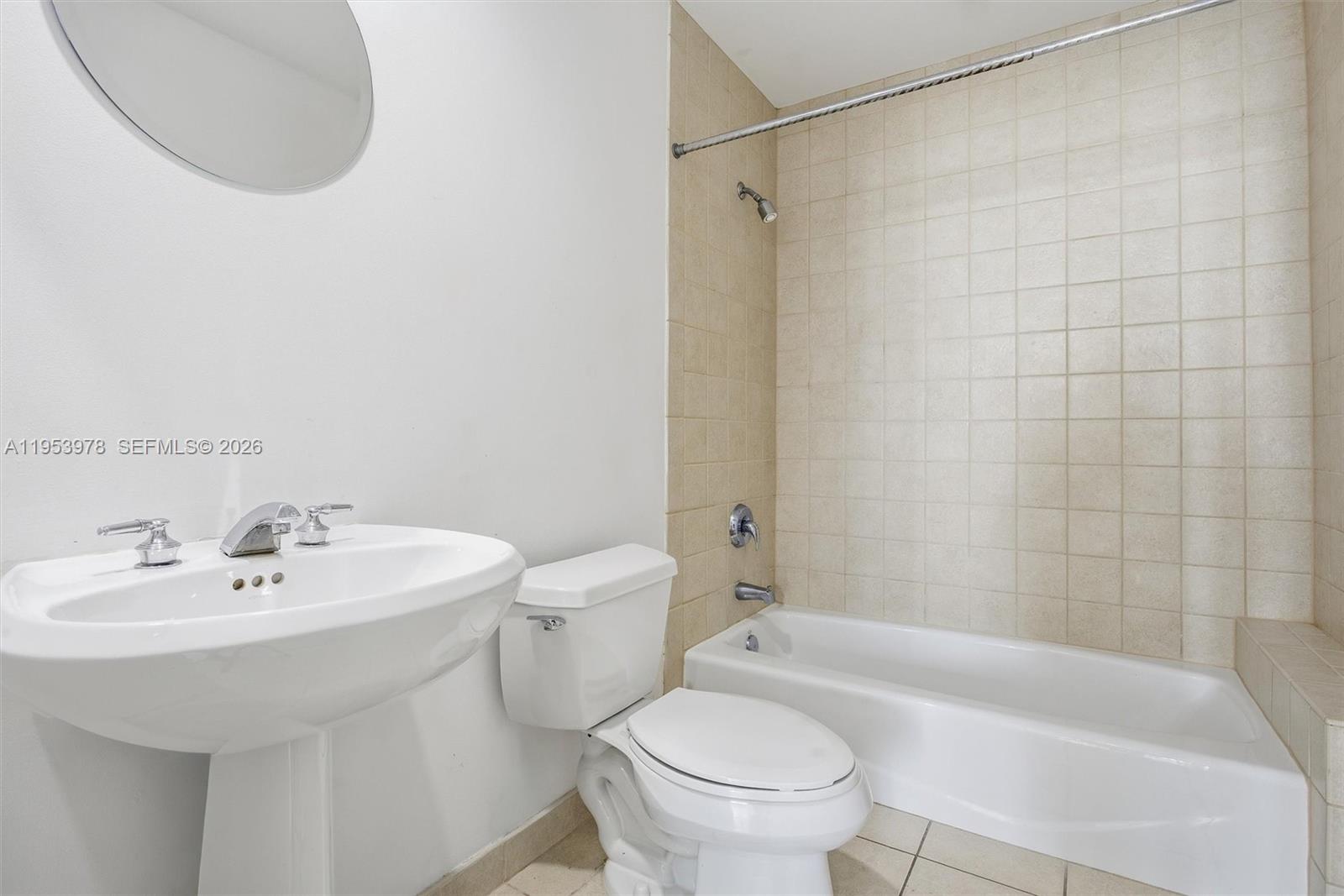 801 Brickell Key Blvd #1404, Miami FL 33131