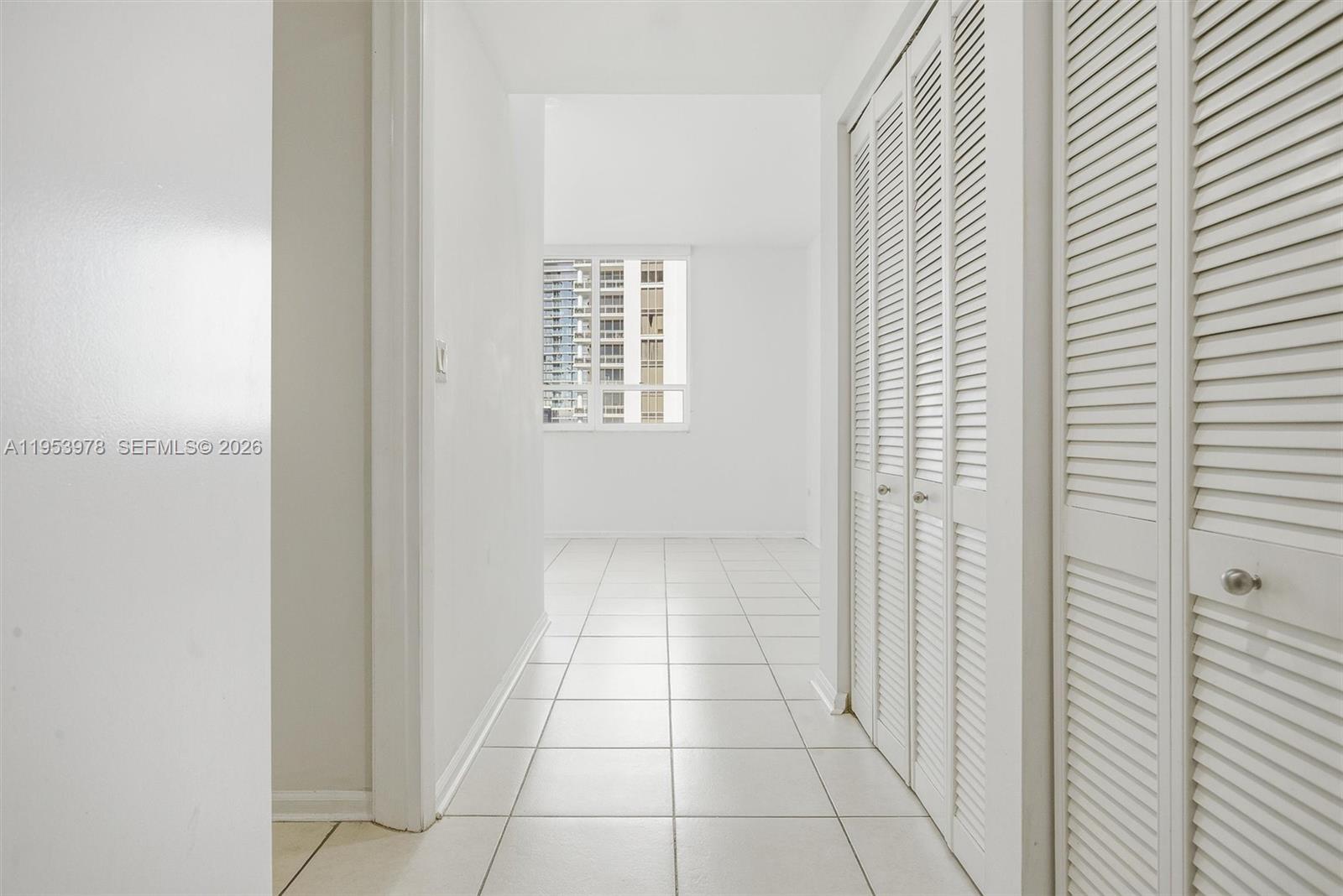 801 Brickell Key Blvd #1404, Miami FL 33131