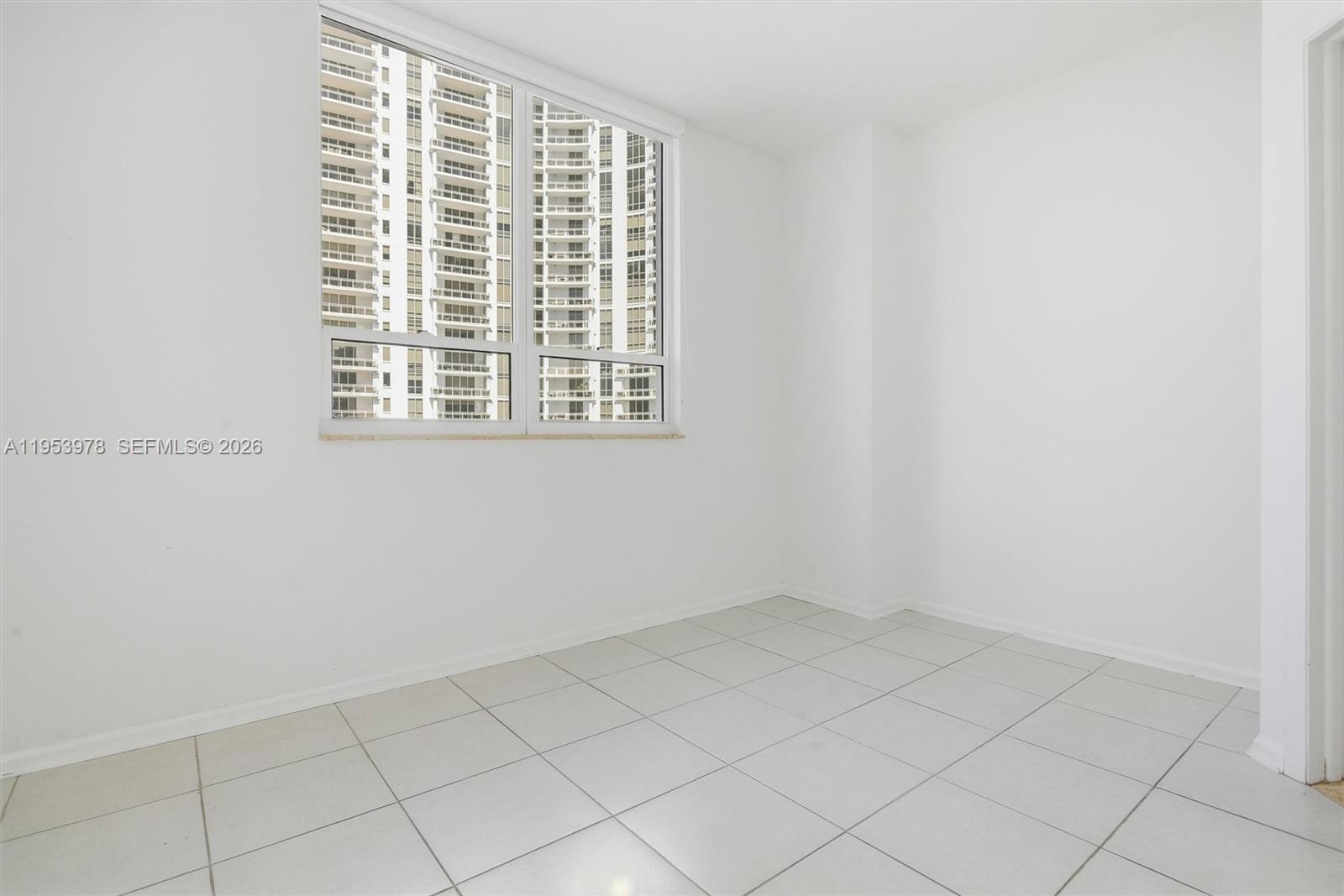 801 Brickell Key Blvd #1404, Miami FL 33131
