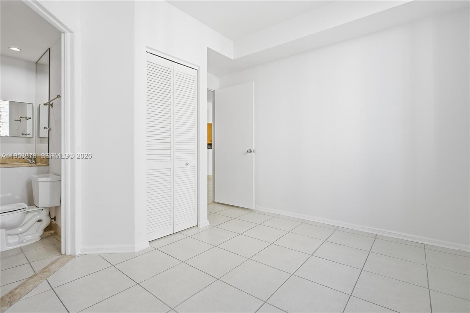 801 Brickell Key Blvd #1404, Miami FL 33131