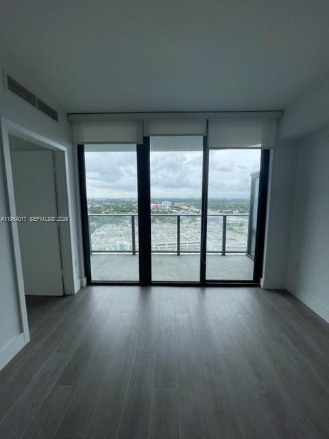121 NE 34th St #2110, Miami FL 33137