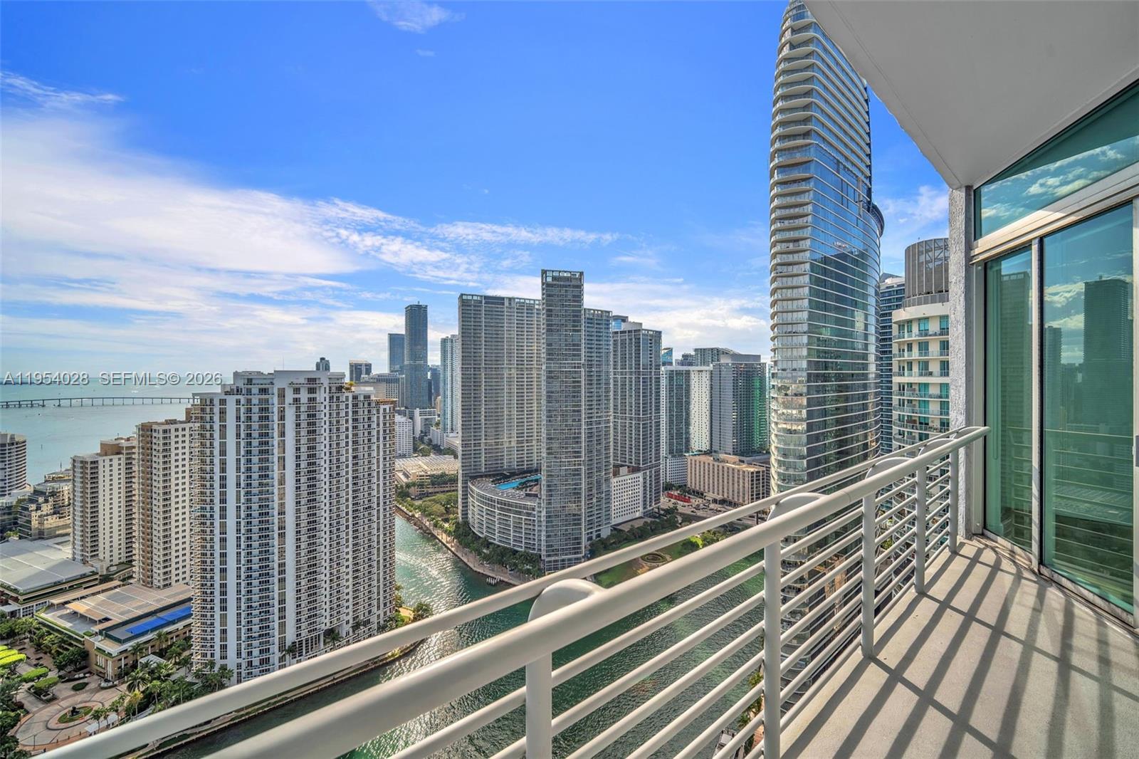 325 S Biscayne Blvd #LPH 17, Miami FL 33131
