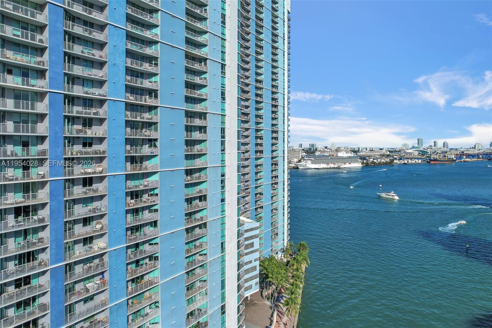 325 S Biscayne Blvd #LPH 17, Miami FL 33131