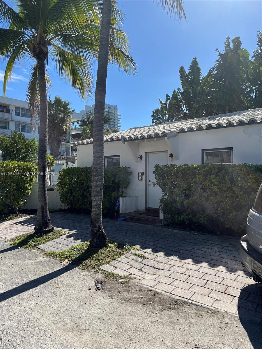 6 Farrey Ln, Miami Beach FL 33139