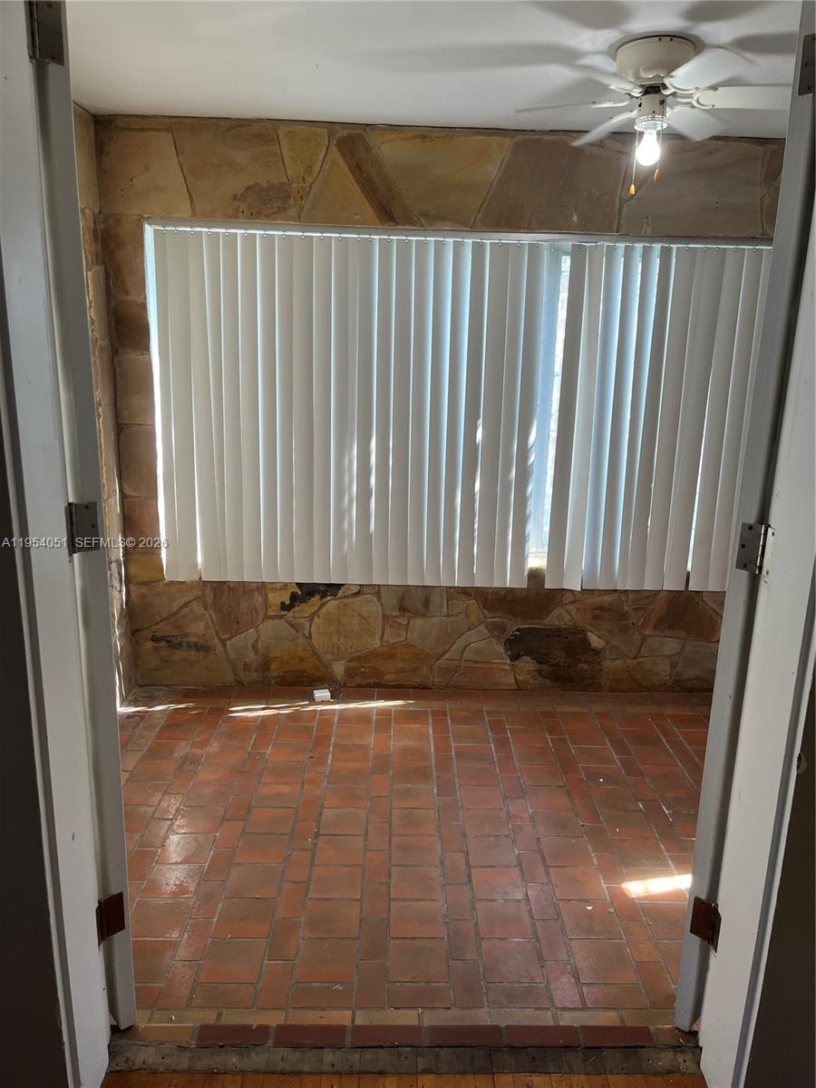 6 Farrey Ln, Miami Beach FL 33139