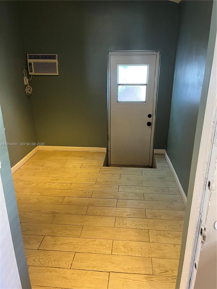 6 Farrey Ln, Miami Beach FL 33139