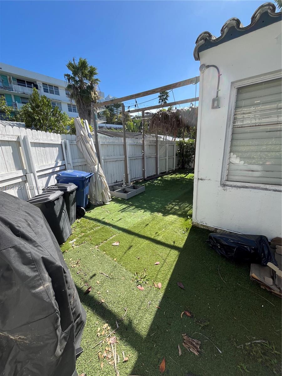 6 Farrey Ln, Miami Beach FL 33139