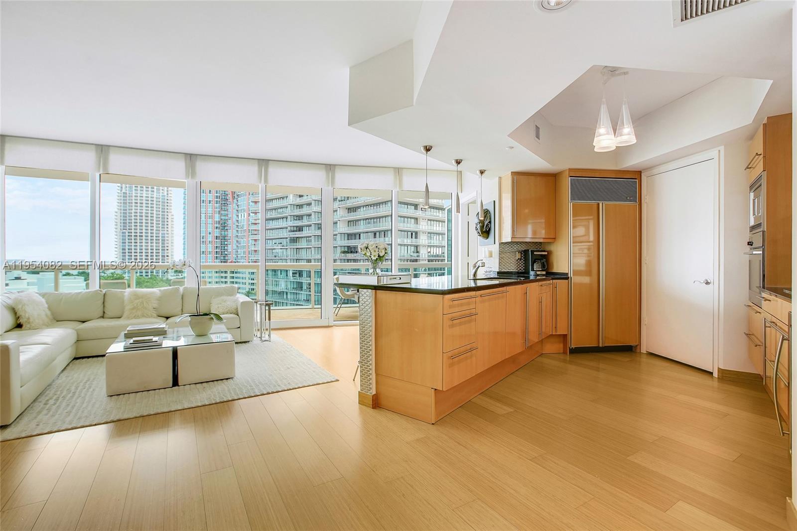 1000 S Pointe Dr #1007, Miami Beach FL 33139